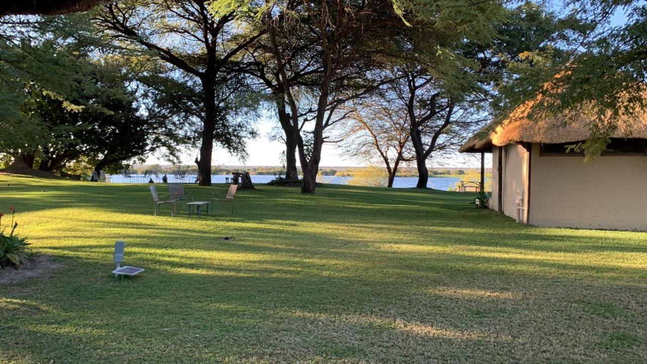 Big 5 Toro Lodge Kasane Exterior photo